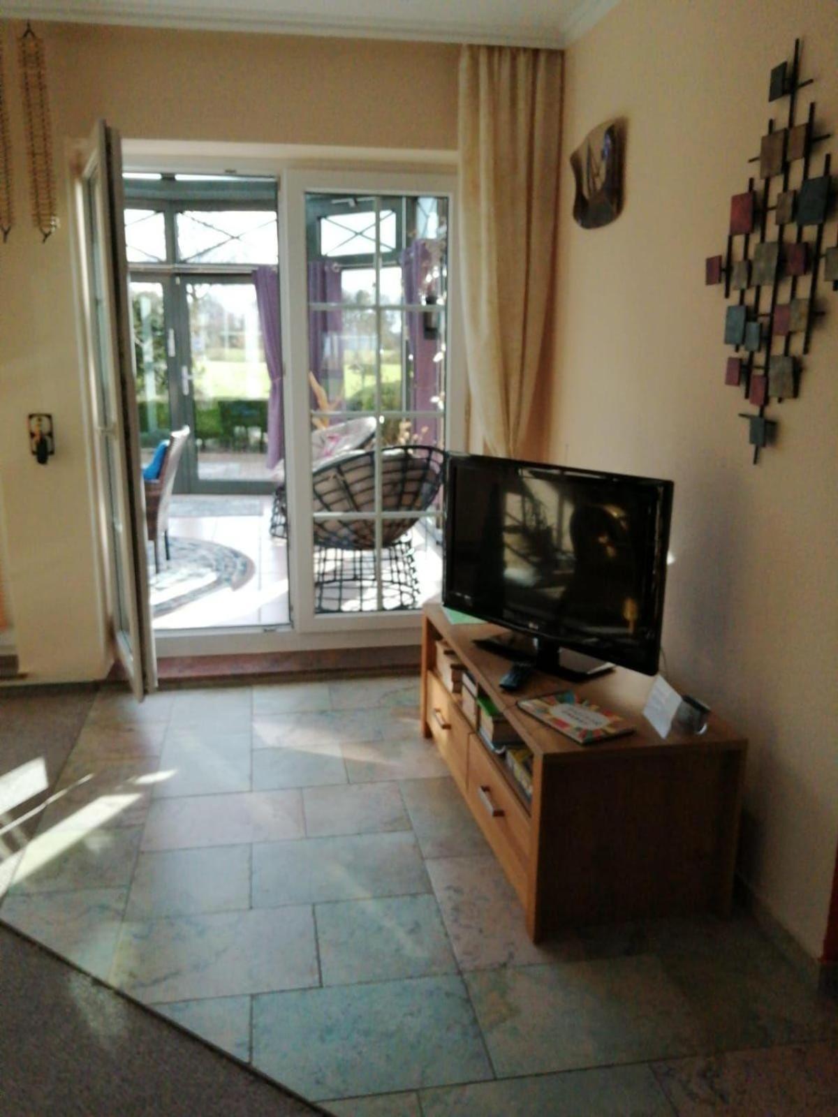 Haus-Schiffer-Ferienwohnung-Lilli Rhauderfehn ภายนอก รูปภาพ
